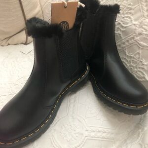 Dr Martens faux fur lined black boots - Leonore boots